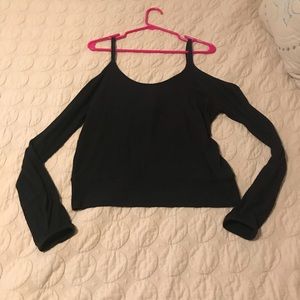 Alo cold shoulder black top size large